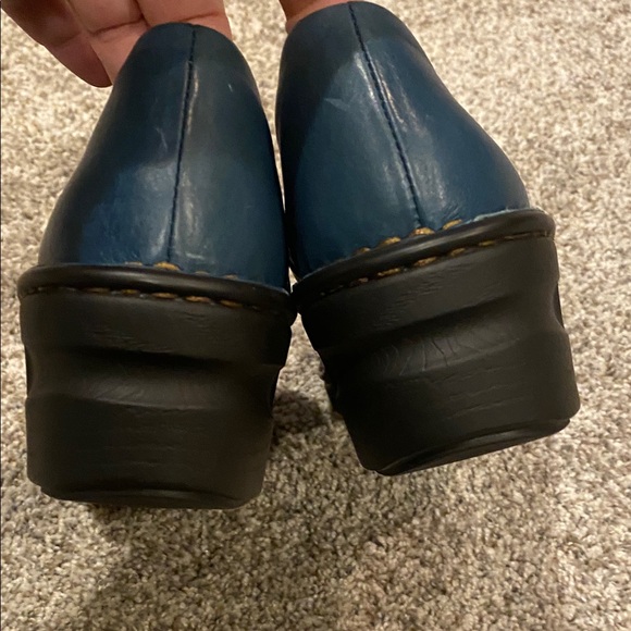 Women's Blue Leather Clogs - Picture 5 of 11